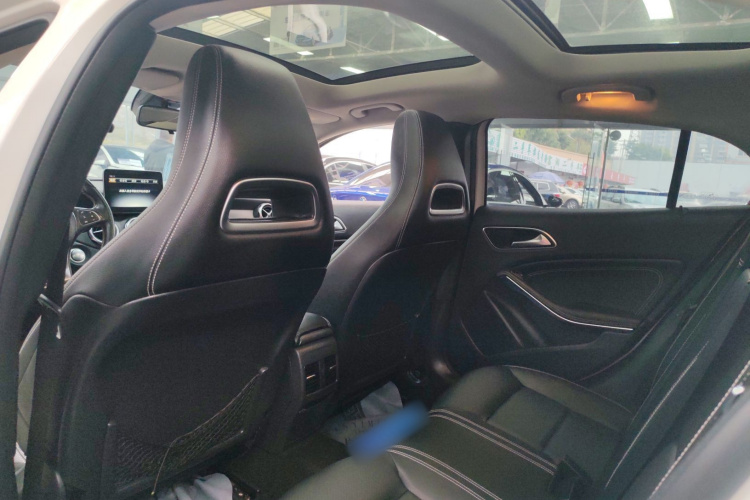 奔驰GLA 2017款 GLA 200 时尚型中控内饰22