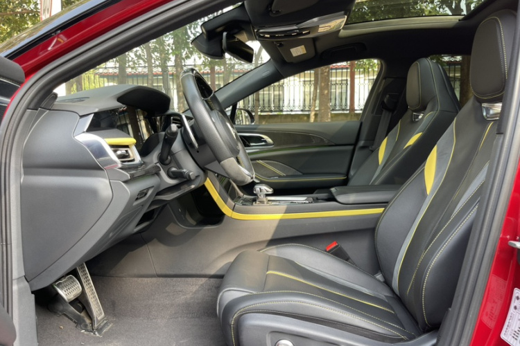 红旗H6 2023款 2.0T 致臻版中控内饰7003