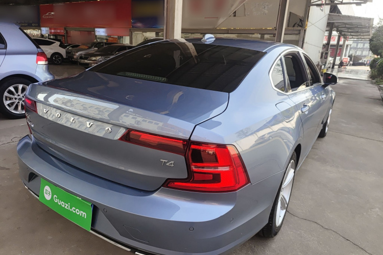 沃尔沃S90 2018款 T4 智远版车身外观6005