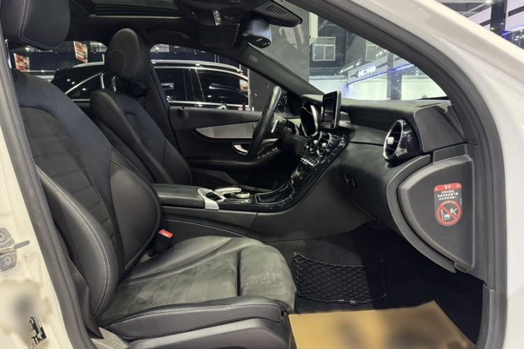 奔驰C级 2017款 C 200 运动版中控内饰7006