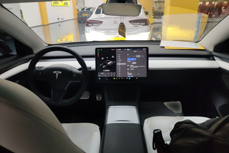 特斯拉 Model 3 2021款 标准续航后驱升级版 3D6中控内饰12