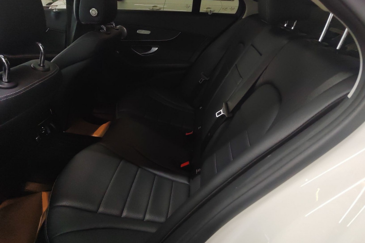 奔驰C级 2021款 C 260 L 运动版中控内饰7004