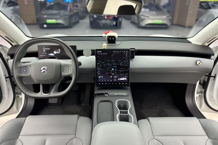 蔚来ET5 2022款 75kWh中控内饰12