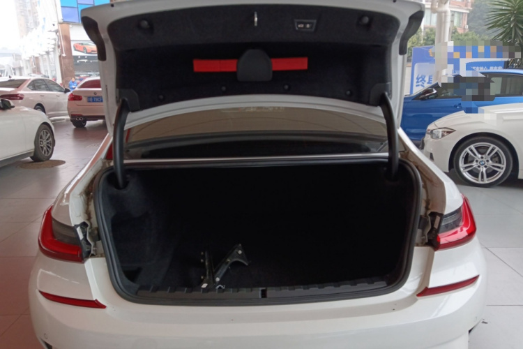 宝马3系 2022款 325Li M运动套装机舱底盘23