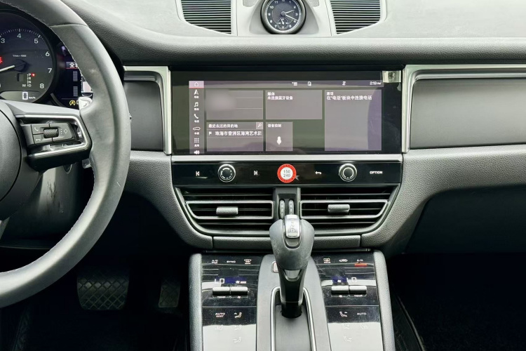 保时捷 2023款 Macan 2.0T中控内饰7003