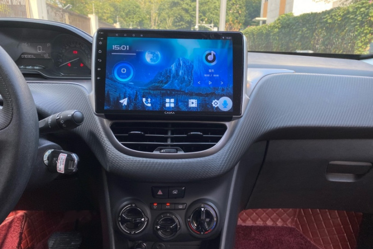 标致2008 2014款 1.6L 自动潮流版中控内饰7005