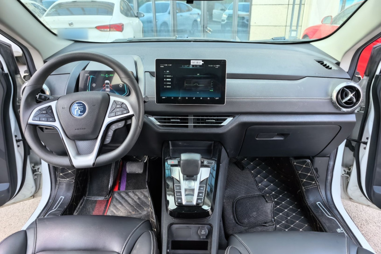 比亚迪 元新能源 2019款 EV535 高能领航版中控内饰7005