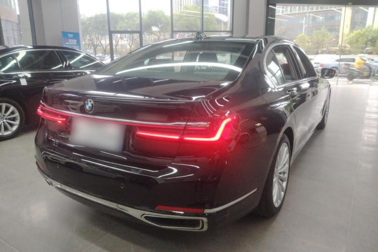 宝马7系 2021款 730Li 豪华套装车身外观7