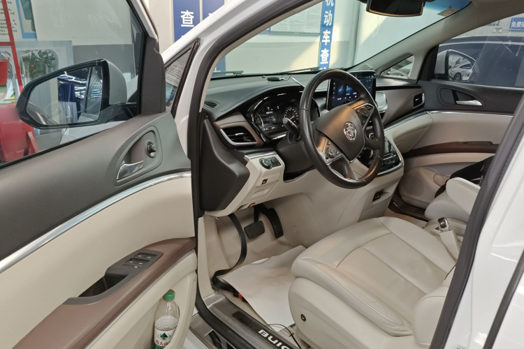 别克GL8 2020款 陆上公务舱 652T 豪华型中控内饰7003