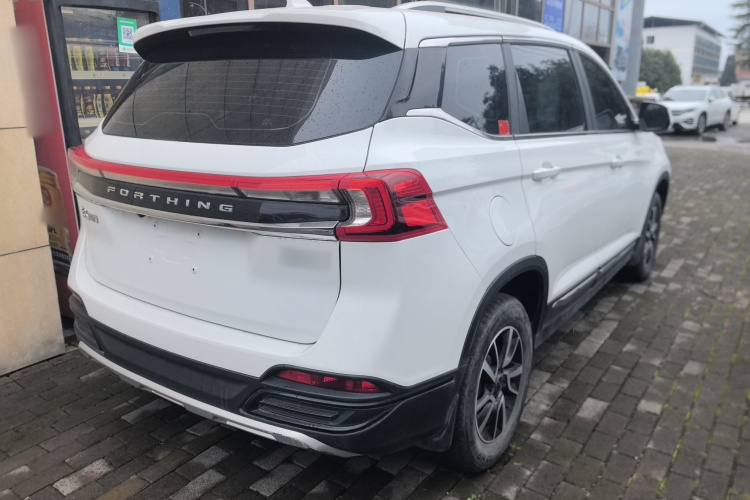 东风风行 风行T5 2022款 盛世款 1.6L 手动筑梦版五座车身外观7