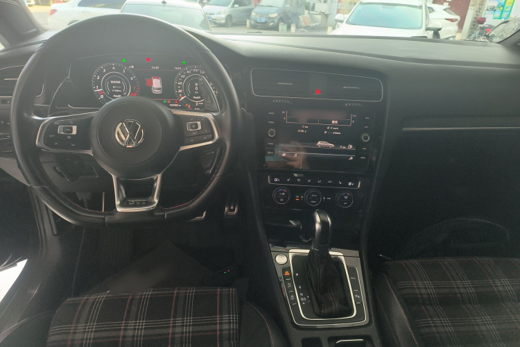 大众 高尔夫GTI 2019款 2.0TSI GTI 国V中控内饰7002