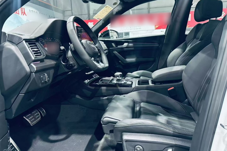 奥迪Q5L 2023款 40T 豪华动感型中控内饰7002