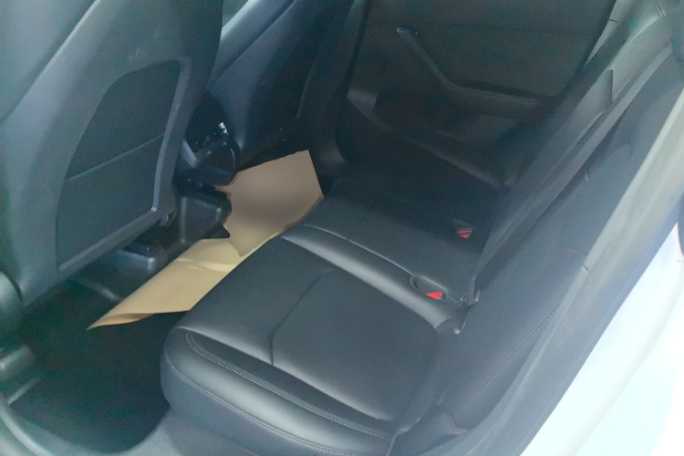 特斯拉 Model Y 2024款 后轮驱动版中控内饰21