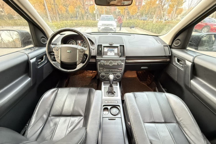 路虎 神行者2 2013款 2.0T Si4 SE汽油版中控内饰7008