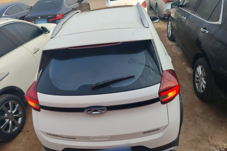 奇瑞 瑞虎3X 2021款 改款 PLUS 1.5L CVT尽兴松子版车身外观6