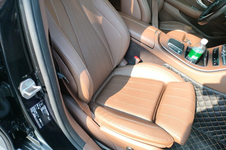 奔驰E级 2023款 改款 E 260 L局部细节41