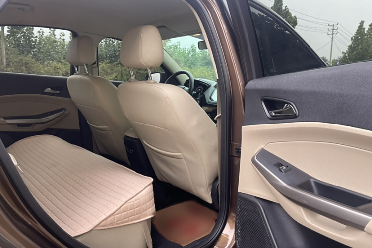 福特 福睿斯 2015款 1.5L 手动舒适型中控内饰7004