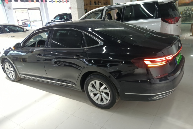 大众 帕萨特 2022款 280TSI 商务版车身外观4