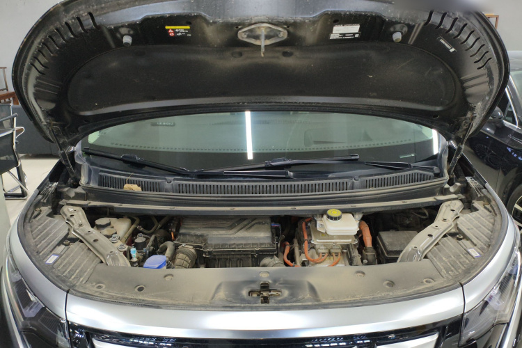 腾势D9 2024款 DM-i 980 四驱旗舰型机舱底盘24