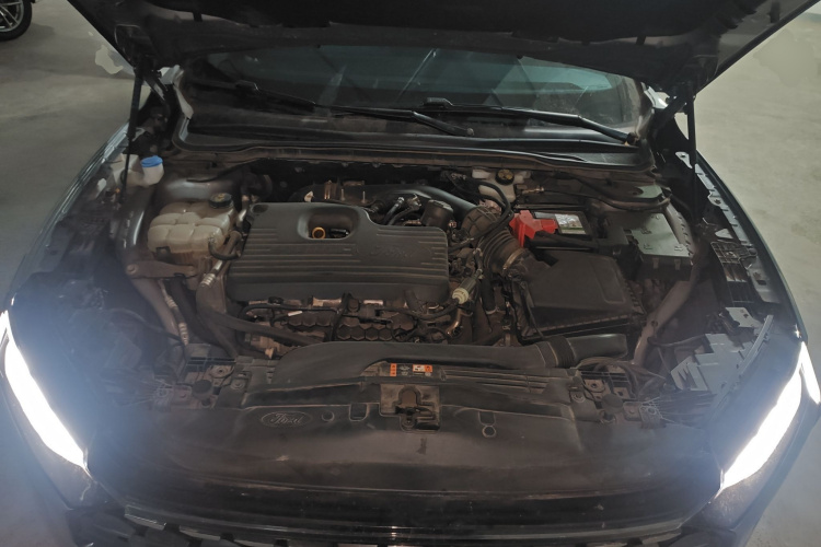 福特 蒙迪欧 2022款 EcoBoost 245 至尊型机舱底盘24