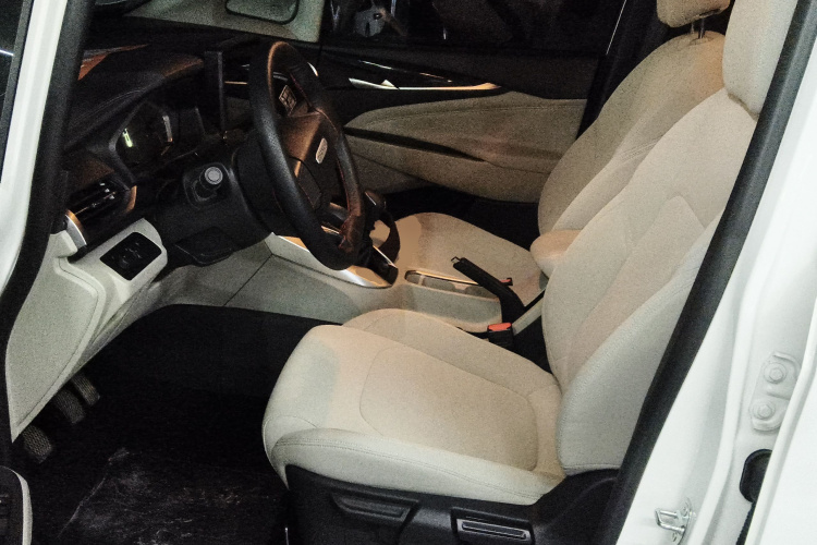 上汽大通MAXUS 大通G50 2023款 1.5T 手动畅游A中控内饰19