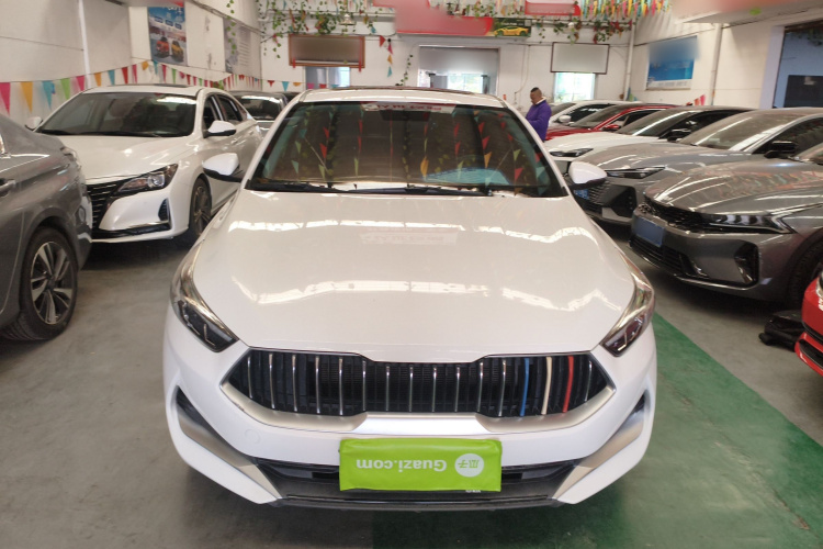 起亚K3 2021款 改款 1.5L CVT时尚版车身外观2