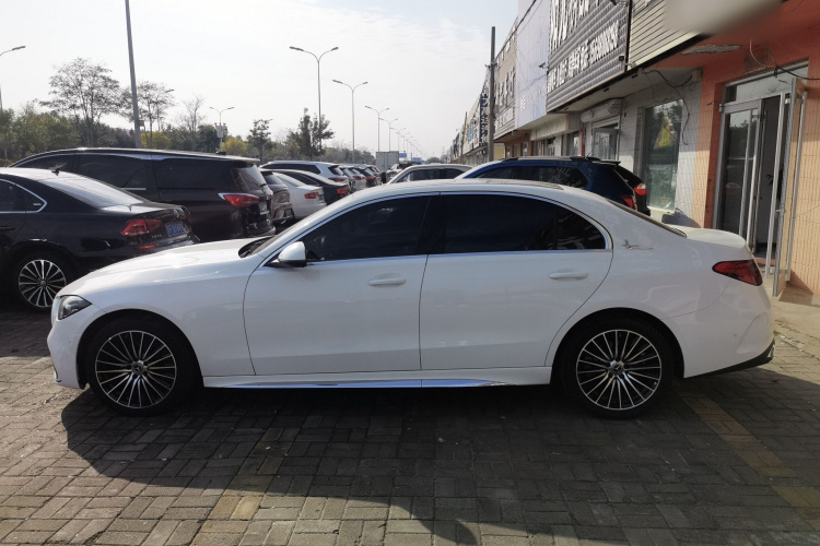 奔驰C级 2022款 改款 C 200 L 运动版车身外观4