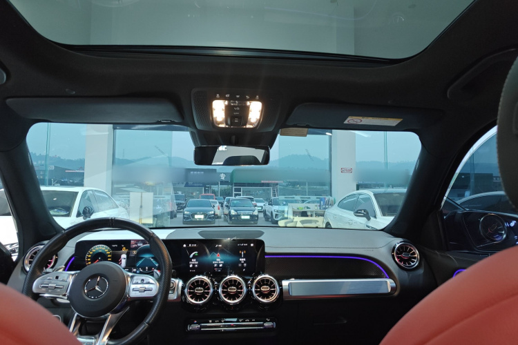 奔驰GLB AMG 2021款 改款 AMG GLB 35 4MATIC中控内饰22