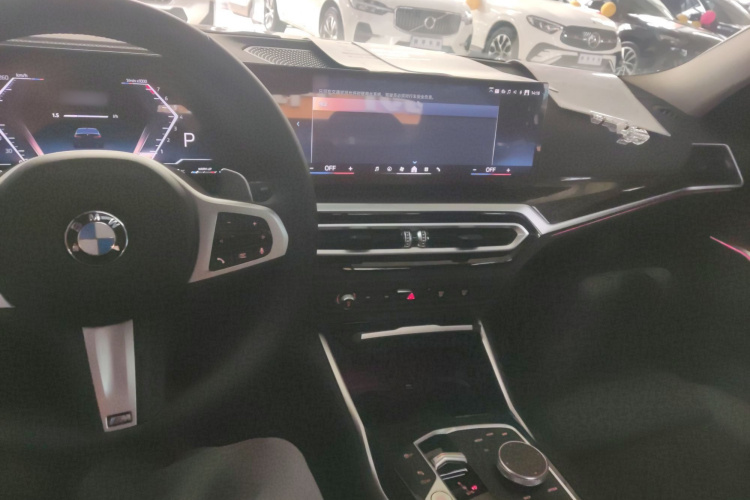 宝马3系 2023款 325Li M运动套装中控内饰12