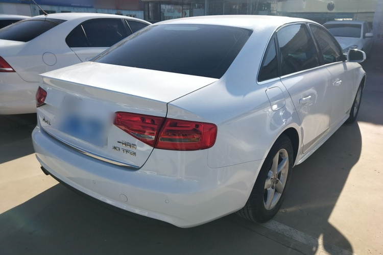 奥迪A4L 2013款 30 TFSI 自动舒适型车身外观7