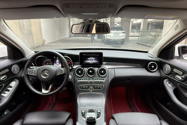 奔驰C级 2018款 C 200 L 运动版局部细节13