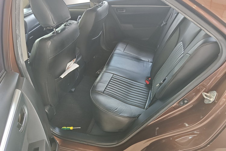 丰田 雷凌 2017款 改款 185T CVT精英版 国V中控内饰21