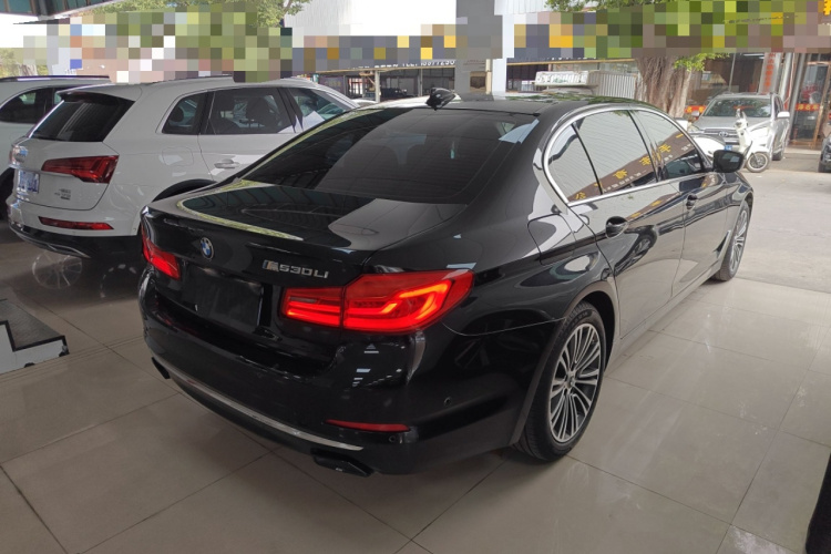 宝马5系 2019款 530Li 尊享型 豪华套装车身外观7