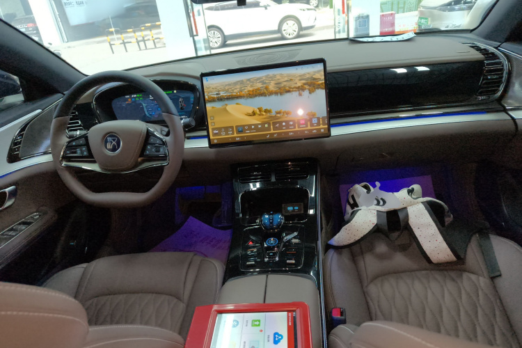比亚迪 汉 2025款 EV 智驾版 506KM尊贵型中控内饰7002