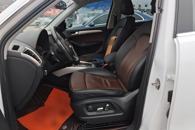 奥迪Q5 2016款 40 TFSI 技术型中控内饰19