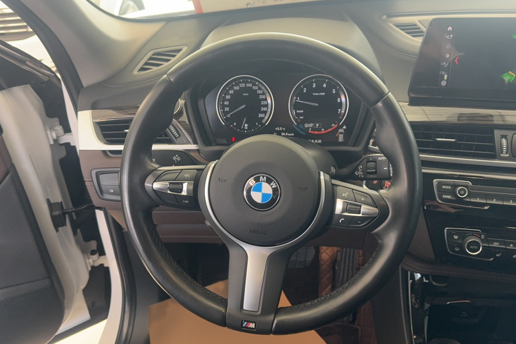 宝马X1 2022款 改款 xDrive25Li 尊享型局部细节13