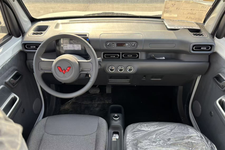 五菱汽车 五菱之光新能源 2025款 201km 标准型中控内饰7001