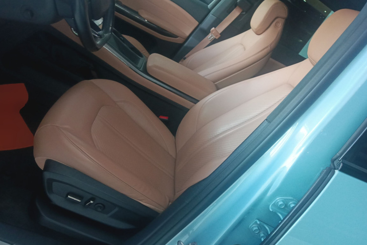 蔚来ES6 2020款 430KM 性能版中控内饰19