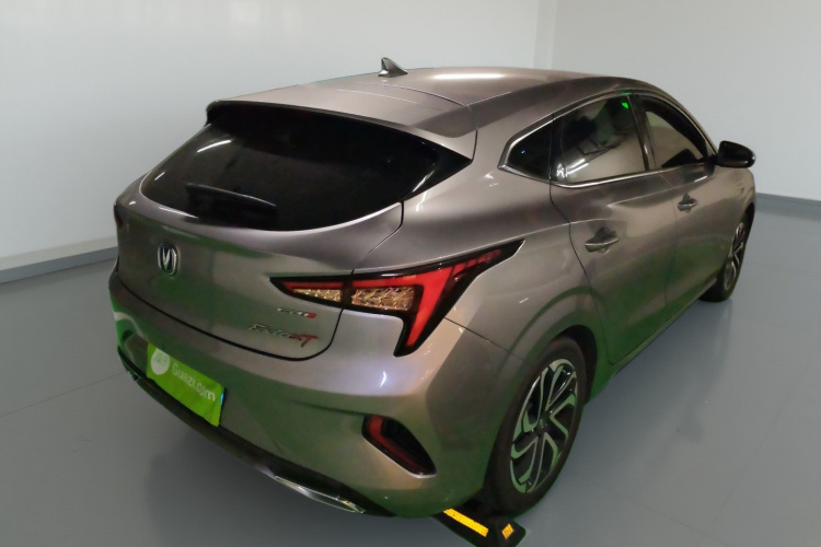 长安 逸动 2018款 XT 1.6L GDI 自动风潮型 国V车身外观7