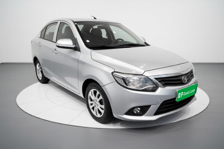 长安 悦翔V3 2015款 1.4L 手动美满型 国IV车身外观3