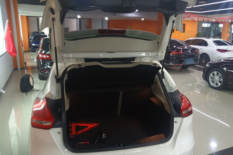 福特 福克斯 2015款 两厢 1.6L 自动风尚型局部细节23