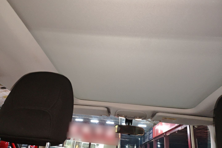 Jeep 自由侠 2017款 180T 自动高能版中控内饰22