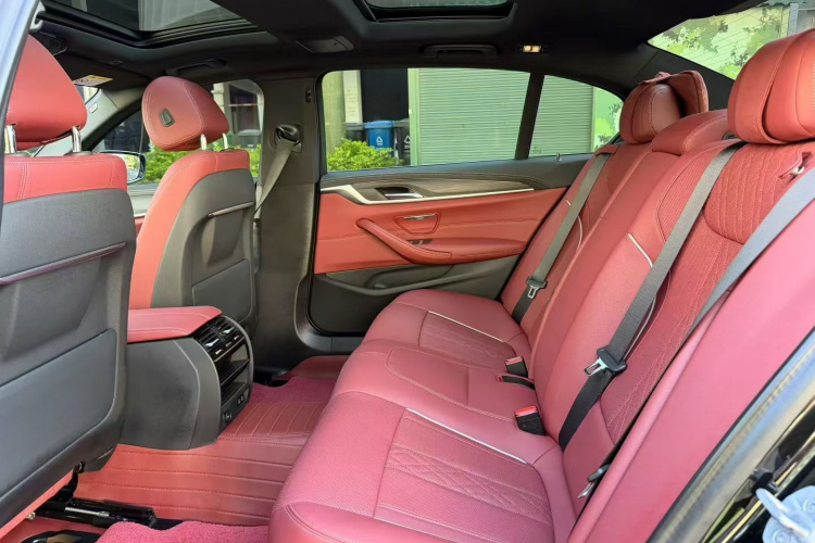 宝马5系 2023款 530Li 领先型 M运动套装中控内饰7003