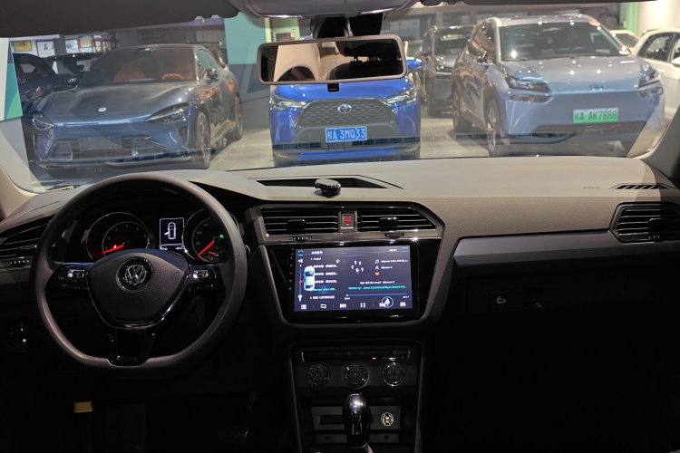 大众 途观L 2017款 330TSI 自动两驱风尚版中控内饰7002