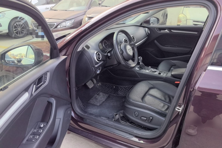 奥迪A3 2015款 Limousine 40 TFSI 自动舒适型中控内饰20