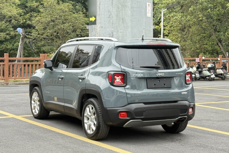 Jeep 自由侠 2016款 1.4T 自动劲能版+车身外观6004