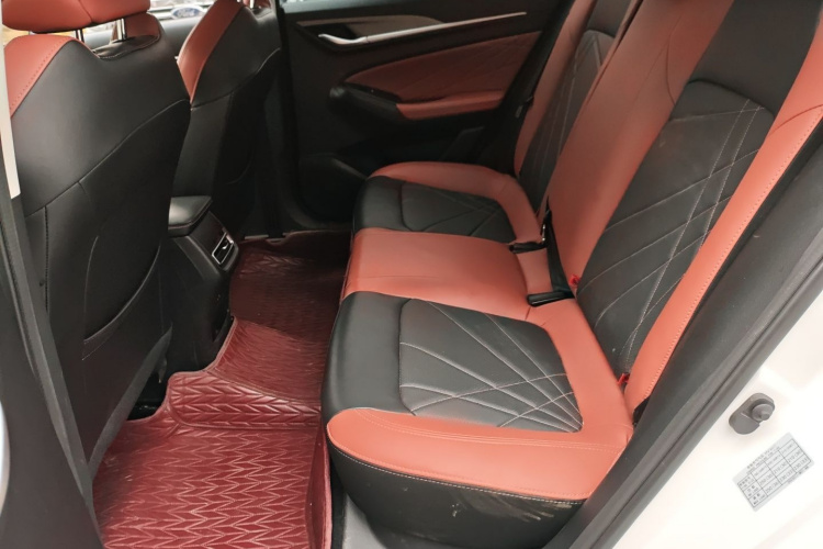 长安 逸动 2022款 PLUS 蓝鲸NE 1.4T GDI DCT尊贵版中控内饰7004