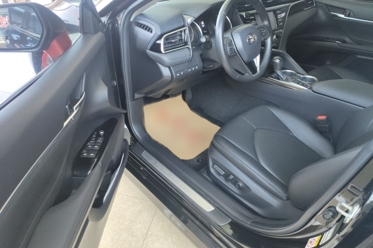 丰田 凯美瑞 2018款 2.0G 豪华版中控内饰7002