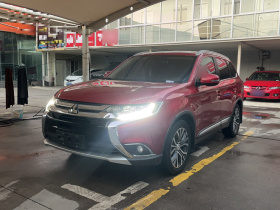 三菱 欧蓝德 2018款 2.0L 两驱荣耀版 5座