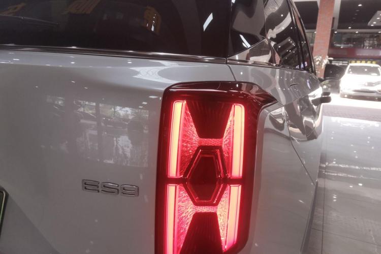 广汽传祺 传祺ES9 2024款 PHEV 143km Max车身外观9